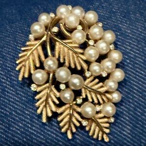 Gold and Pearl Leaf Brooch